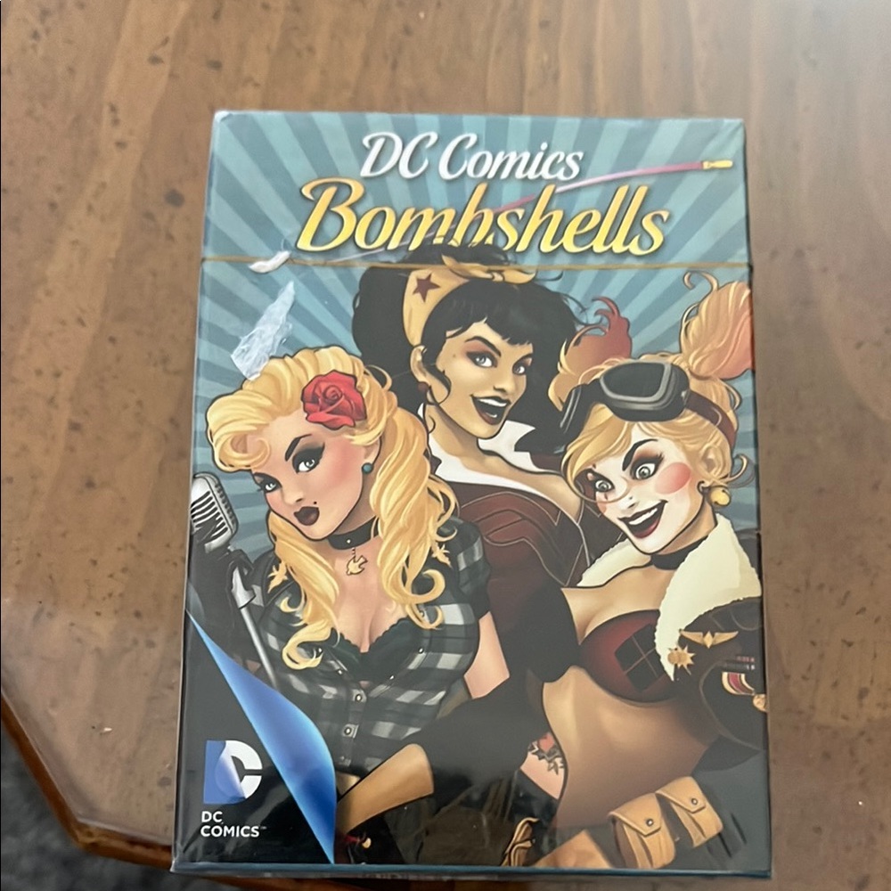 COPY - DC Comics Bombshells Femme Fatales Playing Cards